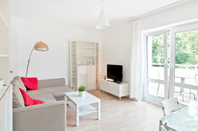Photo 2 of 19: 3-room apartment in Mitte near Alexanderplatz