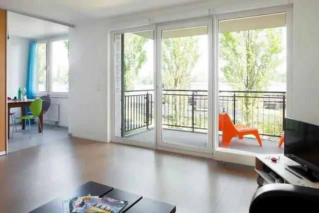 Photo 2 of 14: 2-room apartment with balcony and water view in Stralau